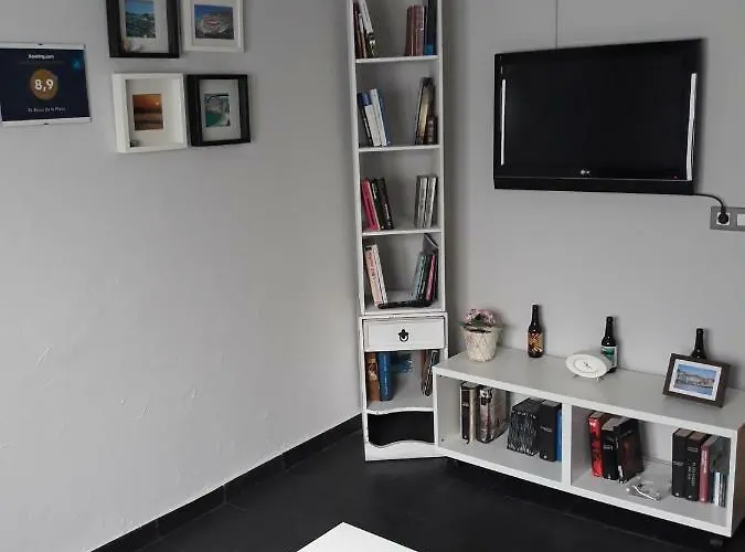 El Atico De La Playa Хихон